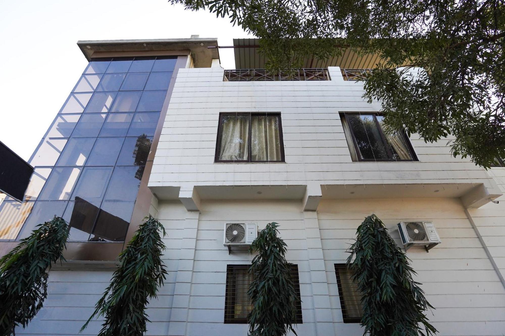 Hotel O R G Farm House Meerut Esterno foto