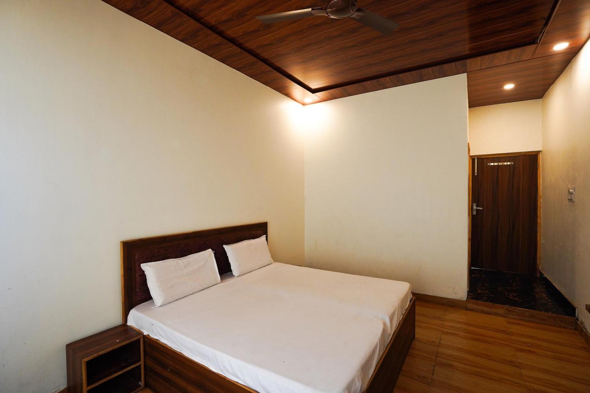Hotel O R G Farm House Meerut Esterno foto
