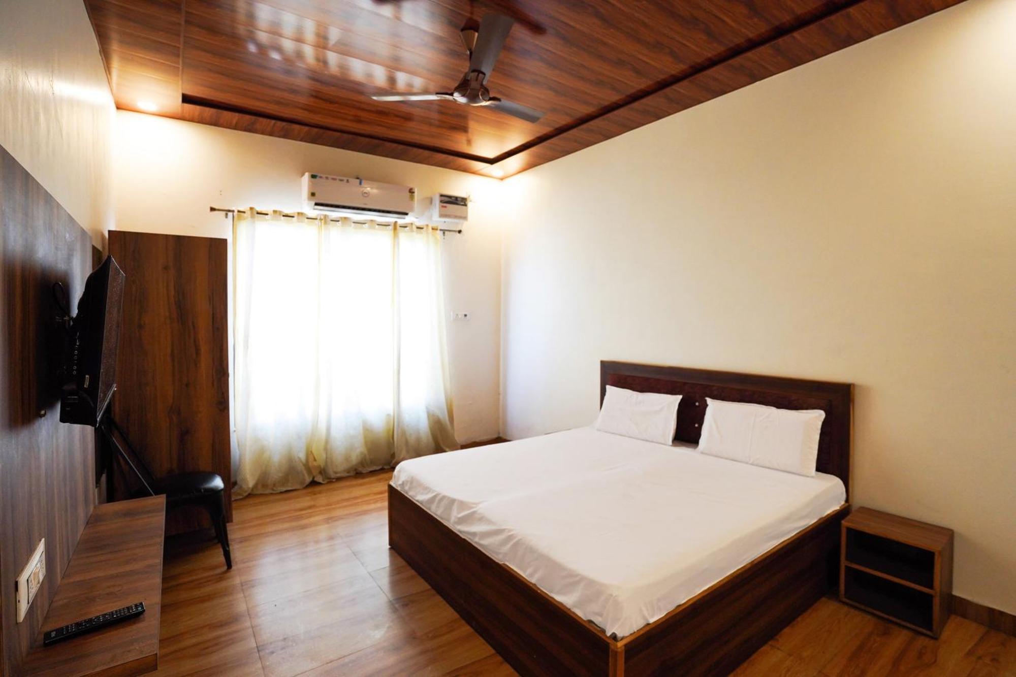 Hotel O R G Farm House Meerut Esterno foto